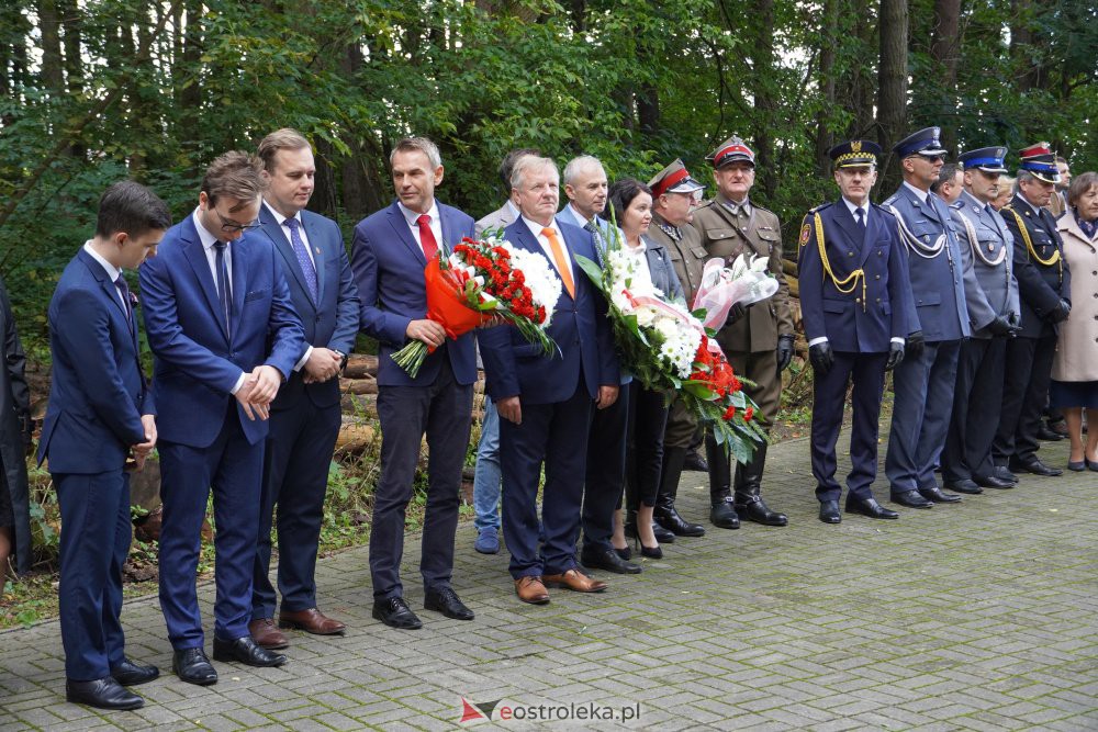 Miejskie obchody rocznicy wybuchu II Wojny Światowej [1.09.2021] - zdjęcie #14 - eOstroleka.pl