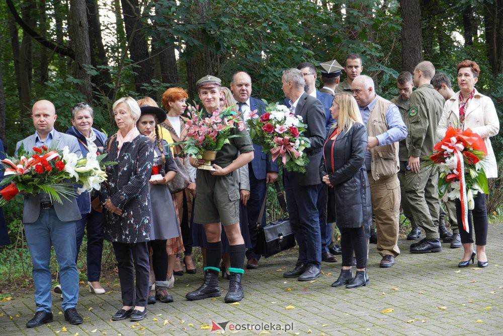 Miejskie obchody rocznicy wybuchu II Wojny Światowej [1.09.2021] - zdjęcie #17 - eOstroleka.pl