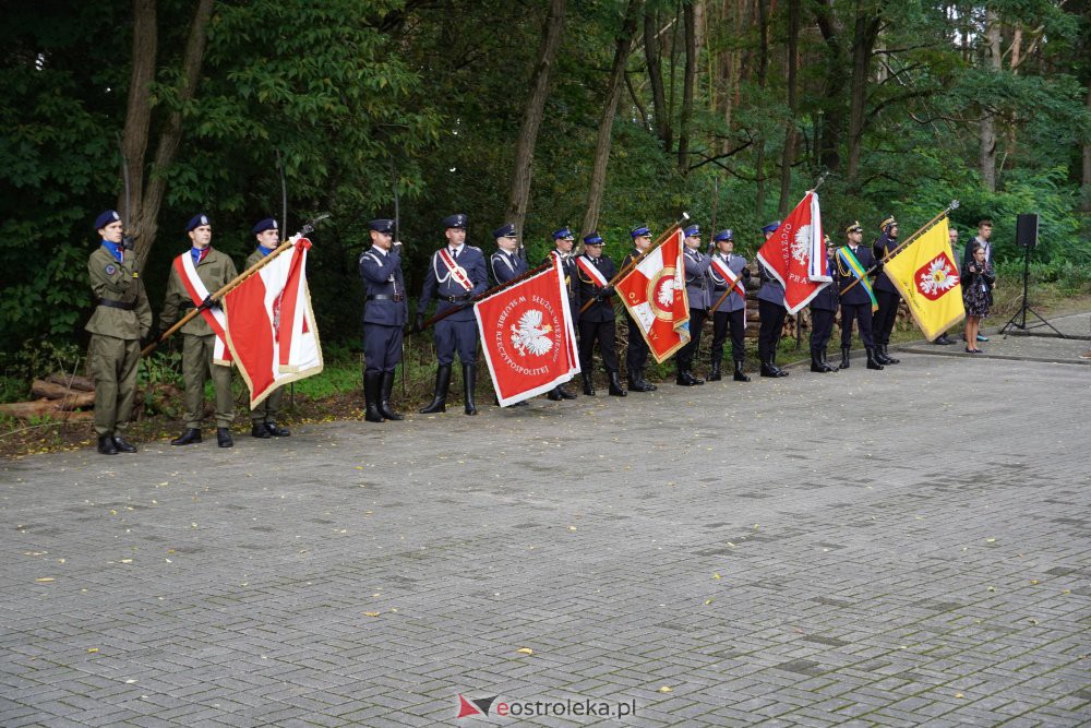 Miejskie obchody rocznicy wybuchu II Wojny Światowej [1.09.2021] - zdjęcie #24 - eOstroleka.pl