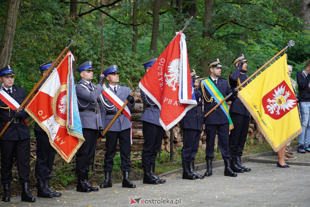 Miejskie obchody rocznicy wybuchu II Wojny Światowej [1.09.2021] - zdjęcie #27 - eOstroleka.pl