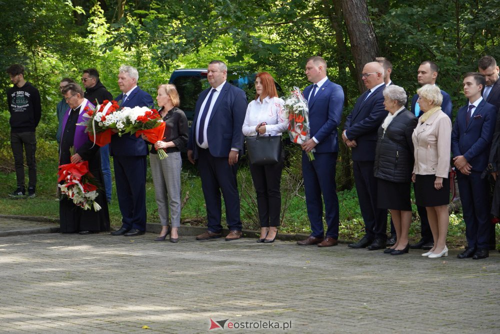 Miejskie obchody rocznicy wybuchu II Wojny Światowej [1.09.2021] - zdjęcie #32 - eOstroleka.pl