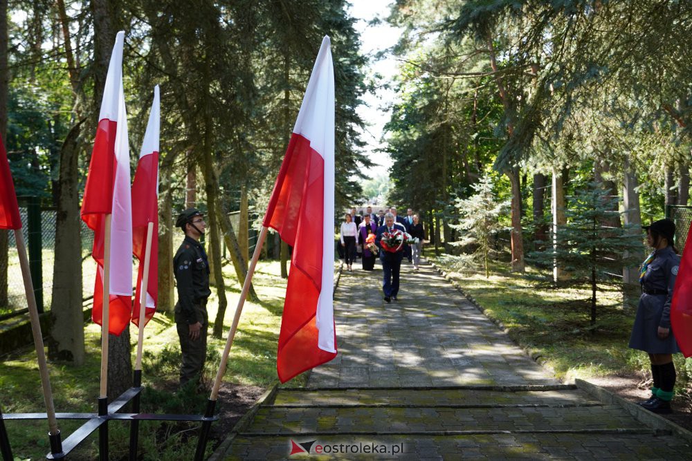 Miejskie obchody rocznicy wybuchu II Wojny Światowej [1.09.2021] - zdjęcie #37 - eOstroleka.pl