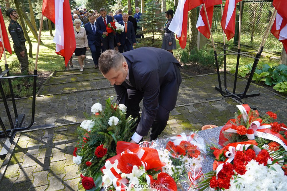 Miejskie obchody rocznicy wybuchu II Wojny Światowej [1.09.2021] - zdjęcie #49 - eOstroleka.pl