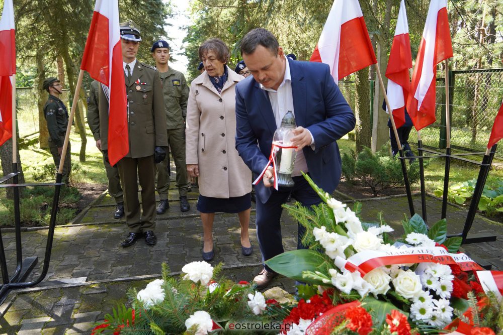 Miejskie obchody rocznicy wybuchu II Wojny Światowej [1.09.2021] - zdjęcie #66 - eOstroleka.pl