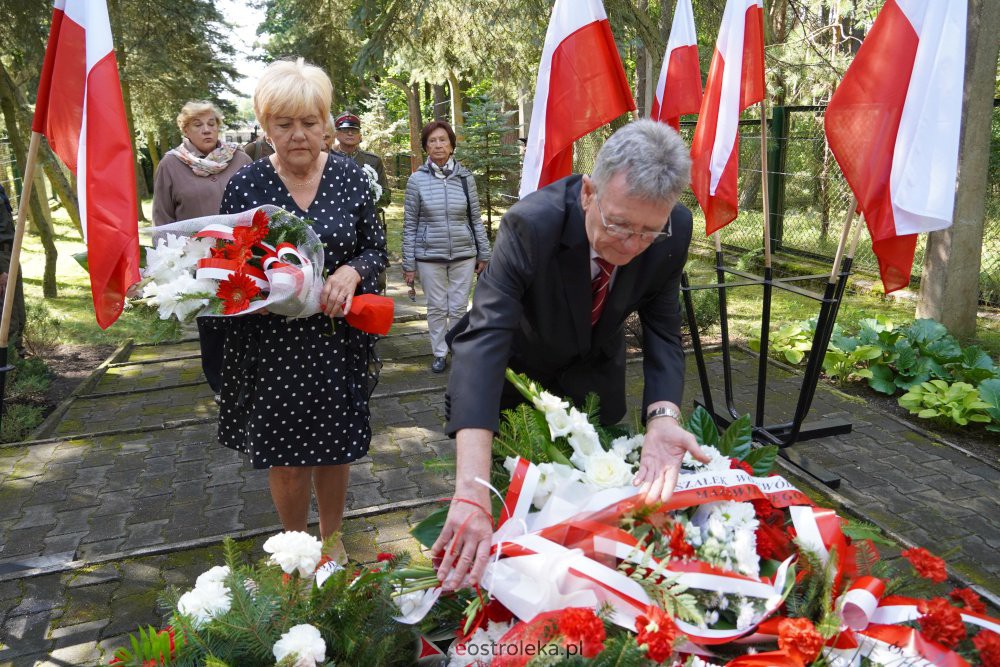 Miejskie obchody rocznicy wybuchu II Wojny Światowej [1.09.2021] - zdjęcie #71 - eOstroleka.pl