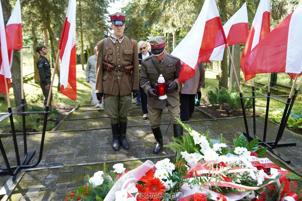 Miejskie obchody rocznicy wybuchu II Wojny Światowej [1.09.2021] - zdjęcie #75 - eOstroleka.pl