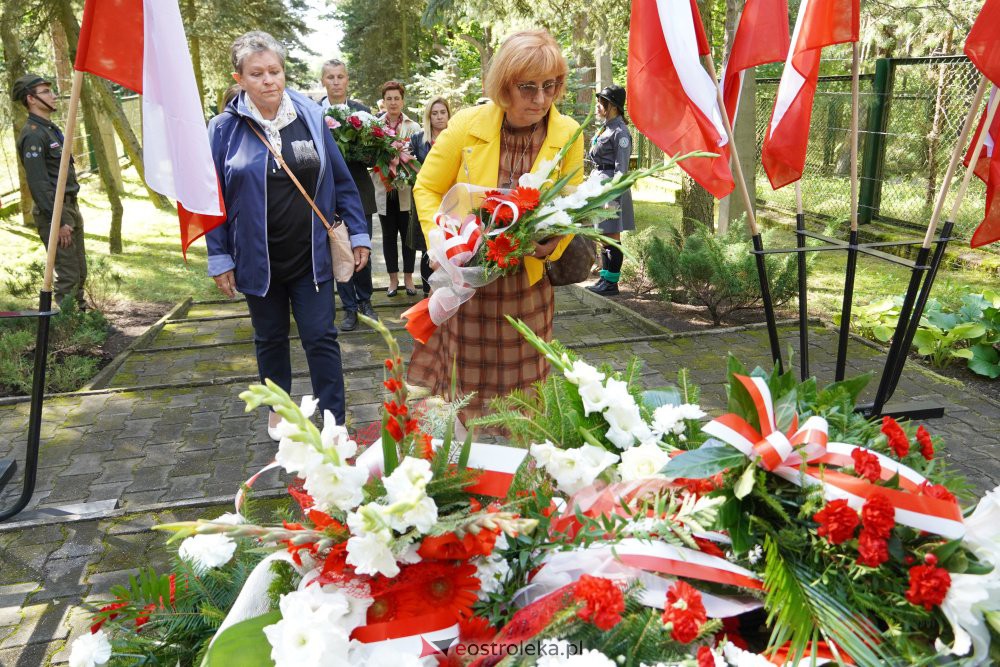 Miejskie obchody rocznicy wybuchu II Wojny Światowej [1.09.2021] - zdjęcie #13 - eOstroleka.pl