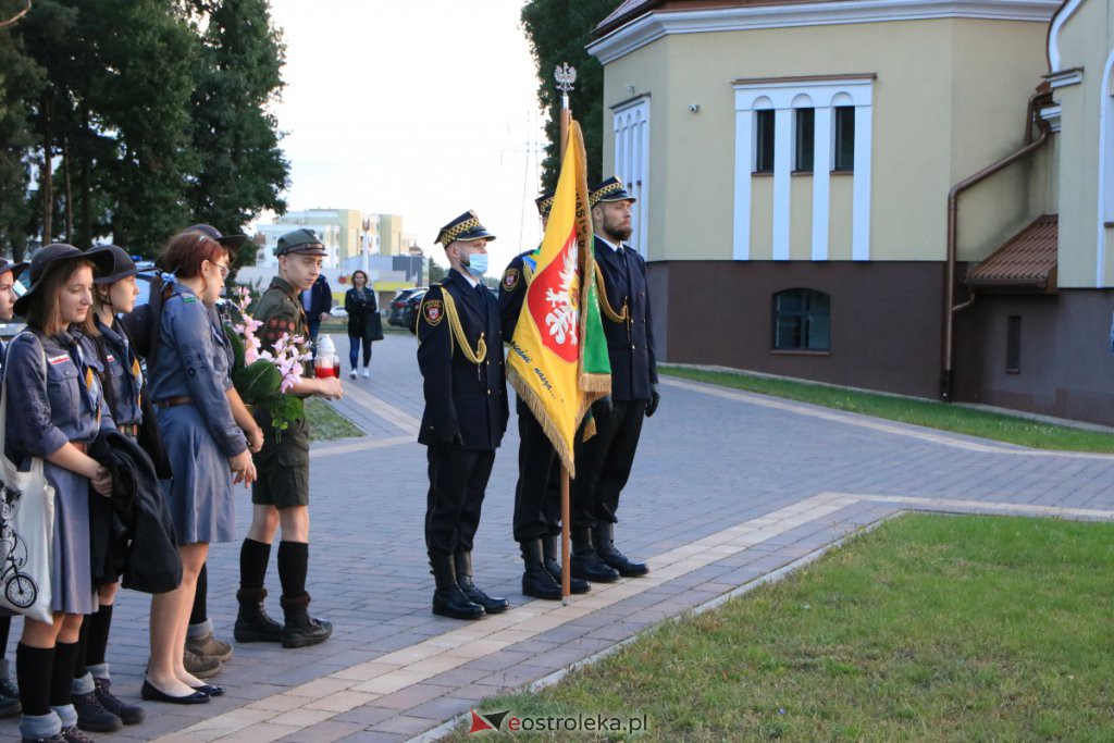 Samorządowcy oddali hołd mieszkańcom Ostrołęki poległym w II Wojnie Światowej [01.09.2021] - zdjęcie #43 - eOstroleka.pl