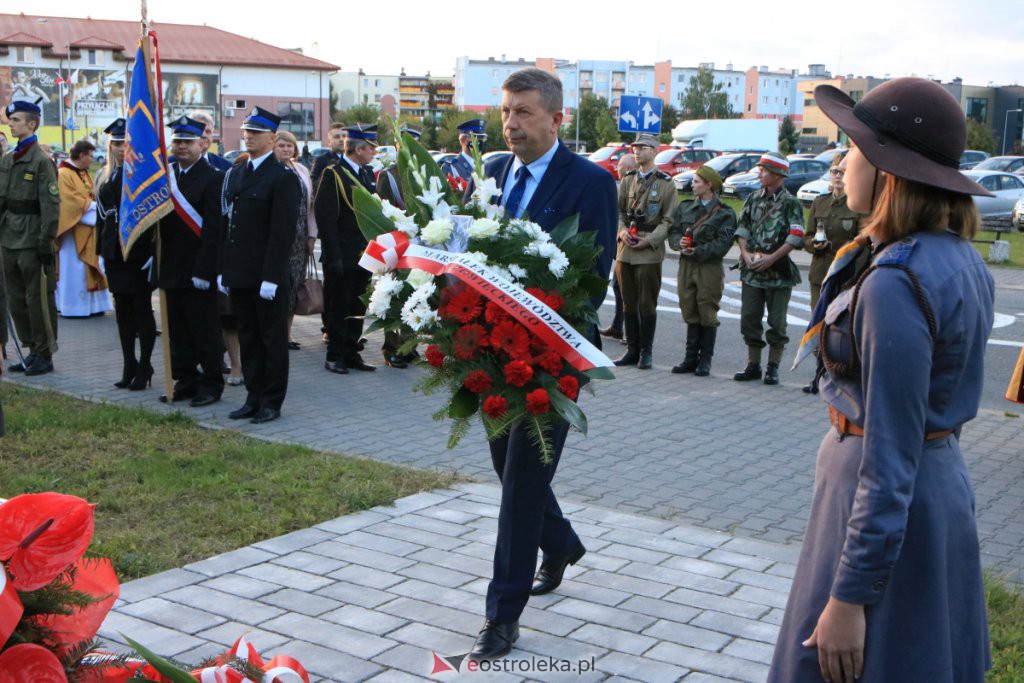 Samorządowcy oddali hołd mieszkańcom Ostrołęki poległym w II Wojnie Światowej [01.09.2021] - zdjęcie #31 - eOstroleka.pl
