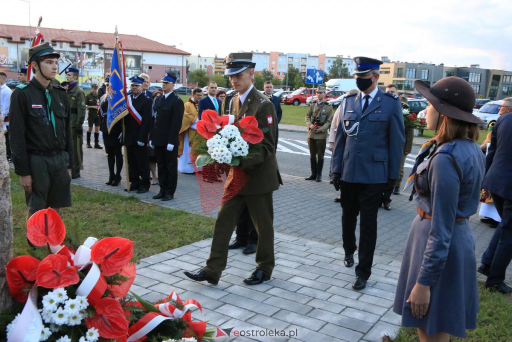 Samorządowcy oddali hołd mieszkańcom Ostrołęki poległym w II Wojnie Światowej [01.09.2021] - zdjęcie #29 - eOstroleka.pl