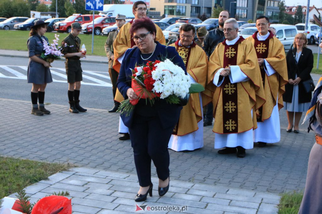 Samorządowcy oddali hołd mieszkańcom Ostrołęki poległym w II Wojnie Światowej [01.09.2021] - zdjęcie #21 - eOstroleka.pl