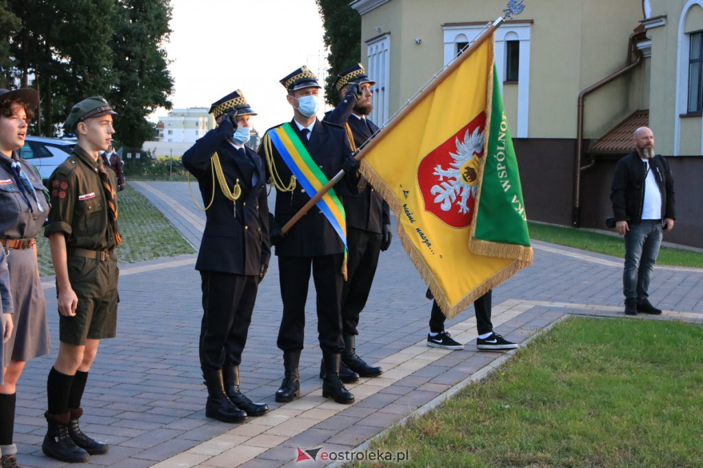 Samorządowcy oddali hołd mieszkańcom Ostrołęki poległym w II Wojnie Światowej [01.09.2021] - zdjęcie #80 - eOstroleka.pl