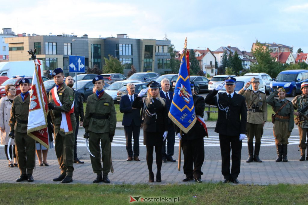 Samorządowcy oddali hołd mieszkańcom Ostrołęki poległym w II Wojnie Światowej [01.09.2021] - zdjęcie #82 - eOstroleka.pl