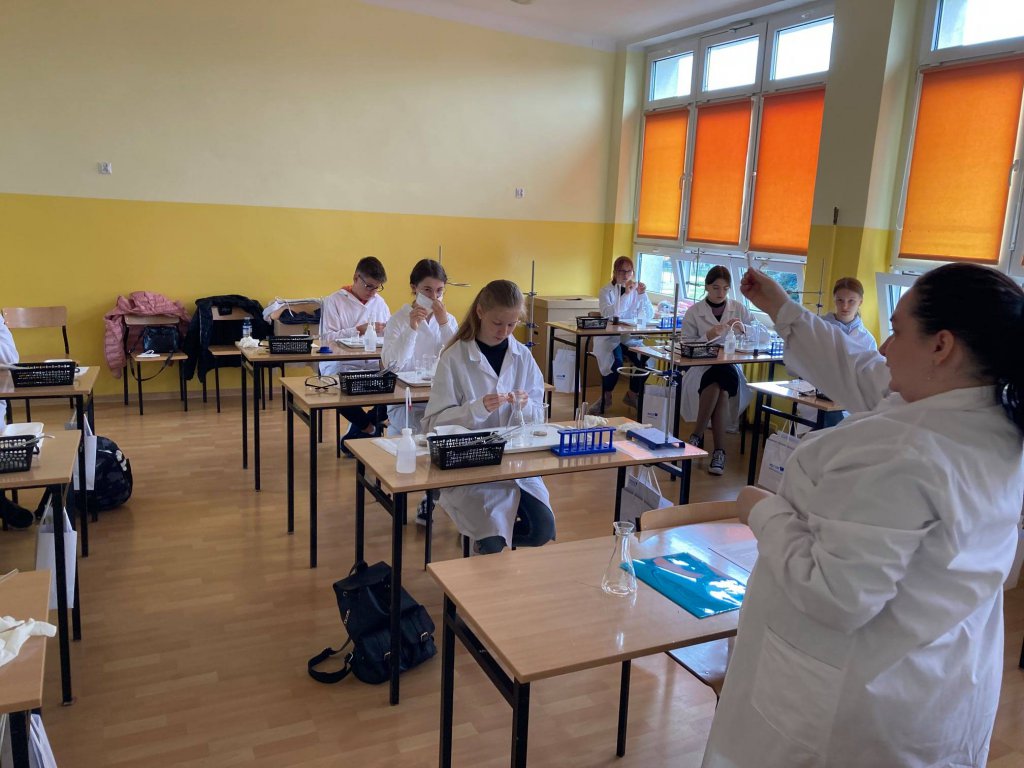 Letnia Szkoła Chemii w SP 2 [2.09.2021] - zdjęcie #7 - eOstroleka.pl