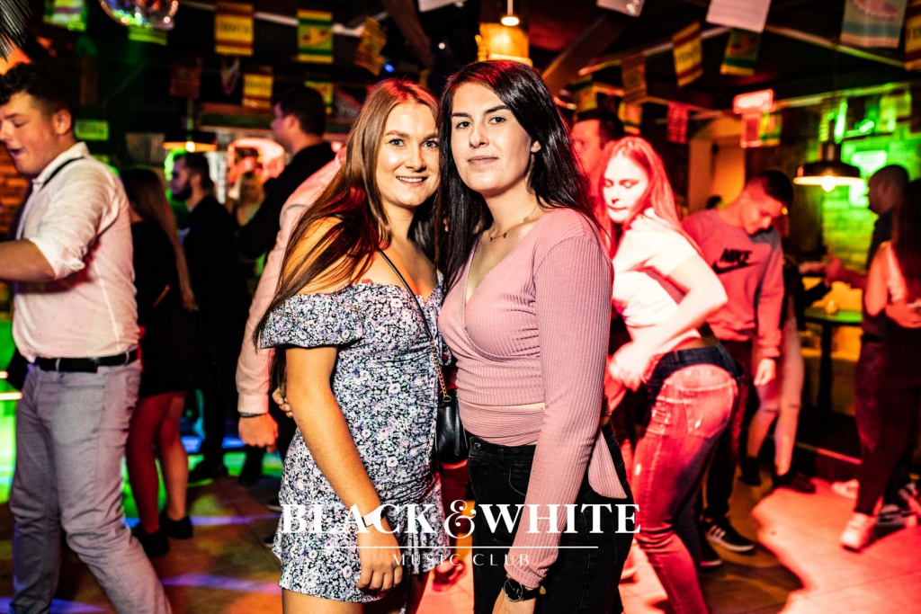 Piękni i Młodzi w Clubie Black&White [27.08.2021] - zdjęcie #4 - eOstroleka.pl