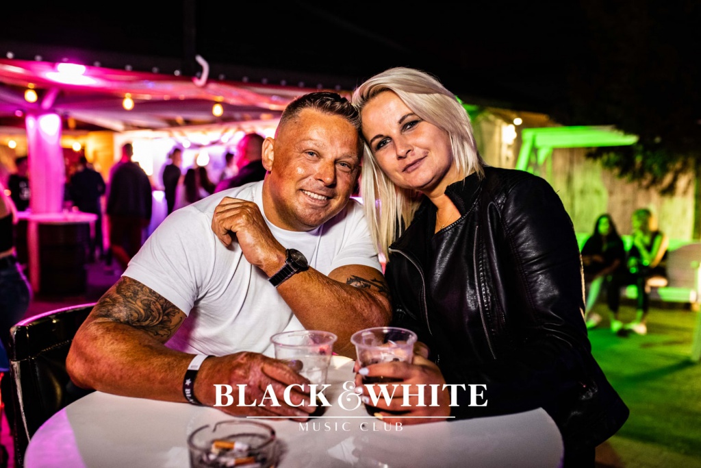 Piękni i Młodzi w Clubie Black&White [27.08.2021] - zdjęcie #17 - eOstroleka.pl