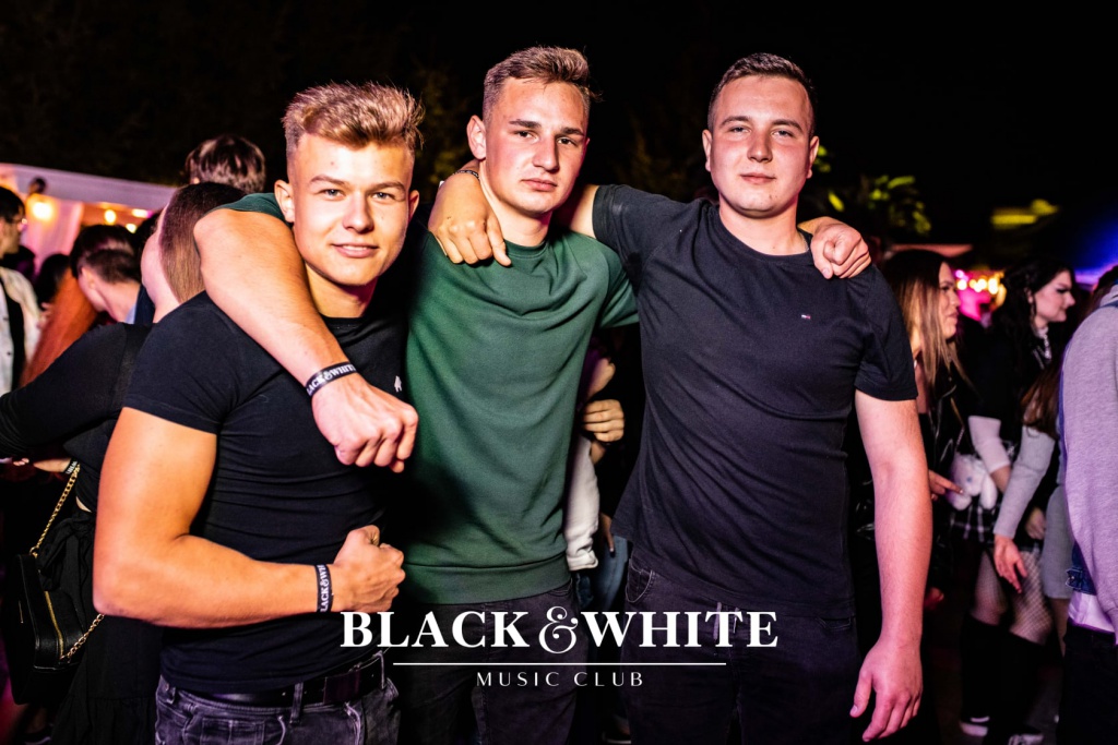 Piękni i Młodzi w Clubie Black&White [27.08.2021] - zdjęcie #19 - eOstroleka.pl
