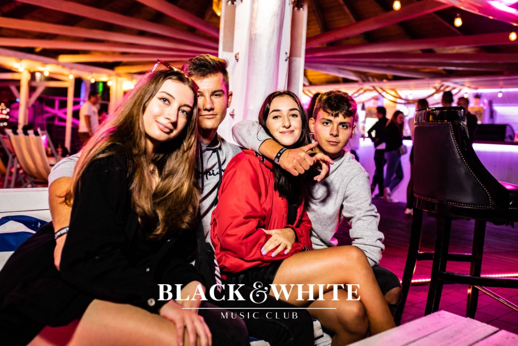 Piękni i Młodzi w Clubie Black&White [27.08.2021] - zdjęcie #33 - eOstroleka.pl