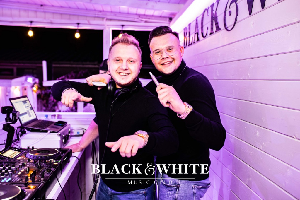Piękni i Młodzi w Clubie Black&White [27.08.2021] - zdjęcie #57 - eOstroleka.pl