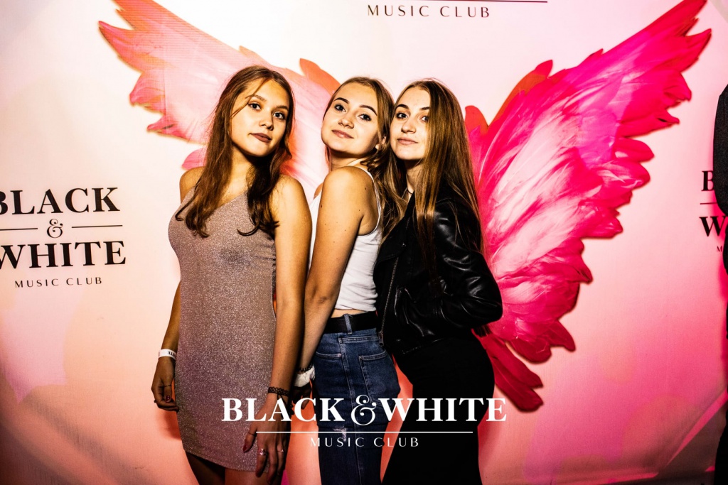 Piękni i Młodzi w Clubie Black&White [27.08.2021] - zdjęcie #48 - eOstroleka.pl