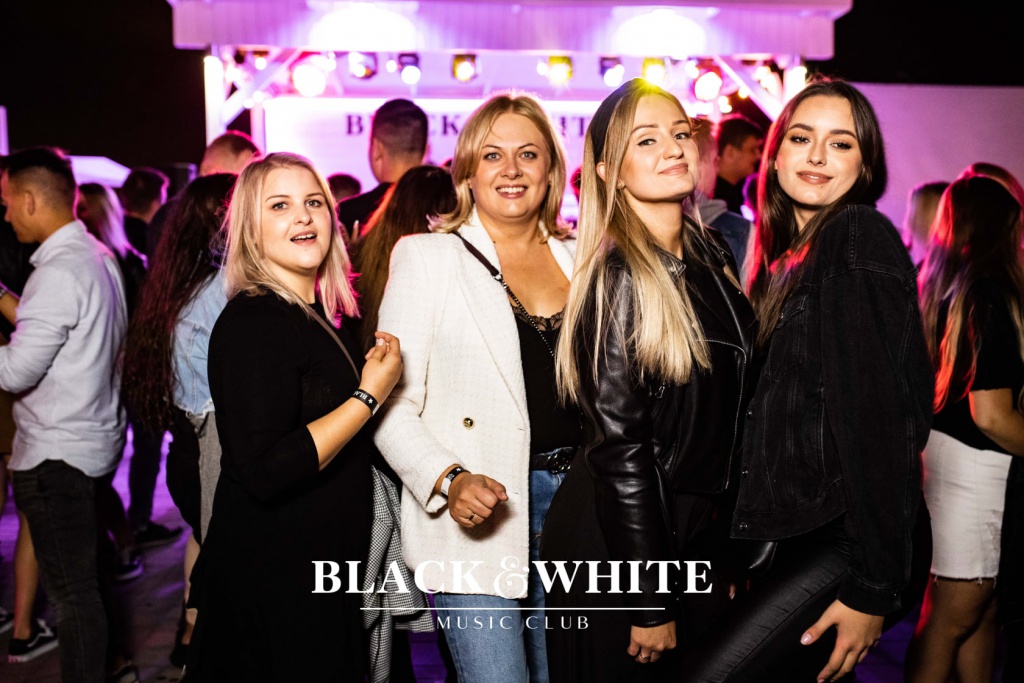 Piękni i Młodzi w Clubie Black&White [27.08.2021] - zdjęcie #56 - eOstroleka.pl