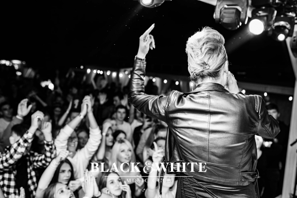 Piękni i Młodzi w Clubie Black&White [27.08.2021] - zdjęcie #34 - eOstroleka.pl