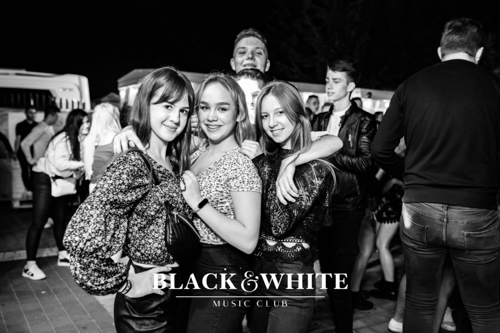 Piękni i Młodzi w Clubie Black&White [27.08.2021] - zdjęcie #68 - eOstroleka.pl