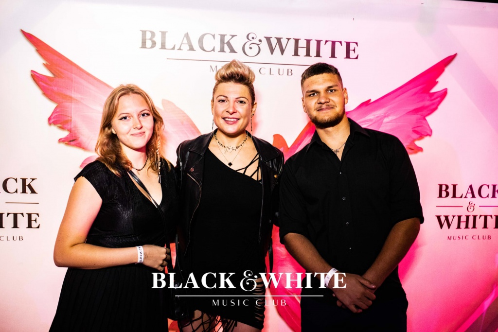 Piękni i Młodzi w Clubie Black&White [27.08.2021] - zdjęcie #25 - eOstroleka.pl