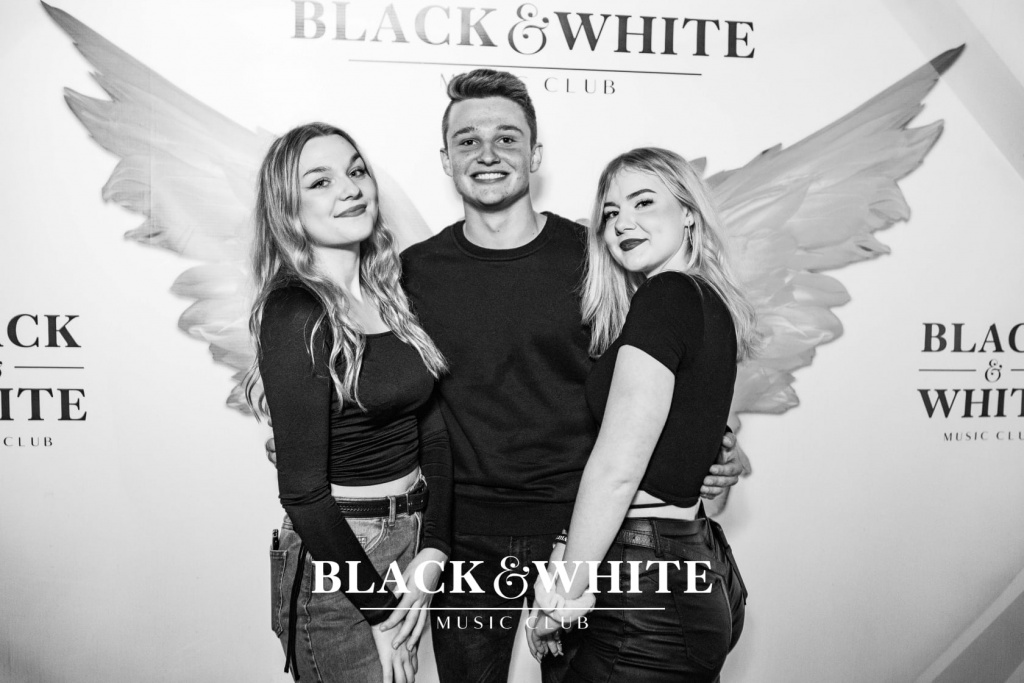 Piękni i Młodzi w Clubie Black&White [27.08.2021] - zdjęcie #75 - eOstroleka.pl