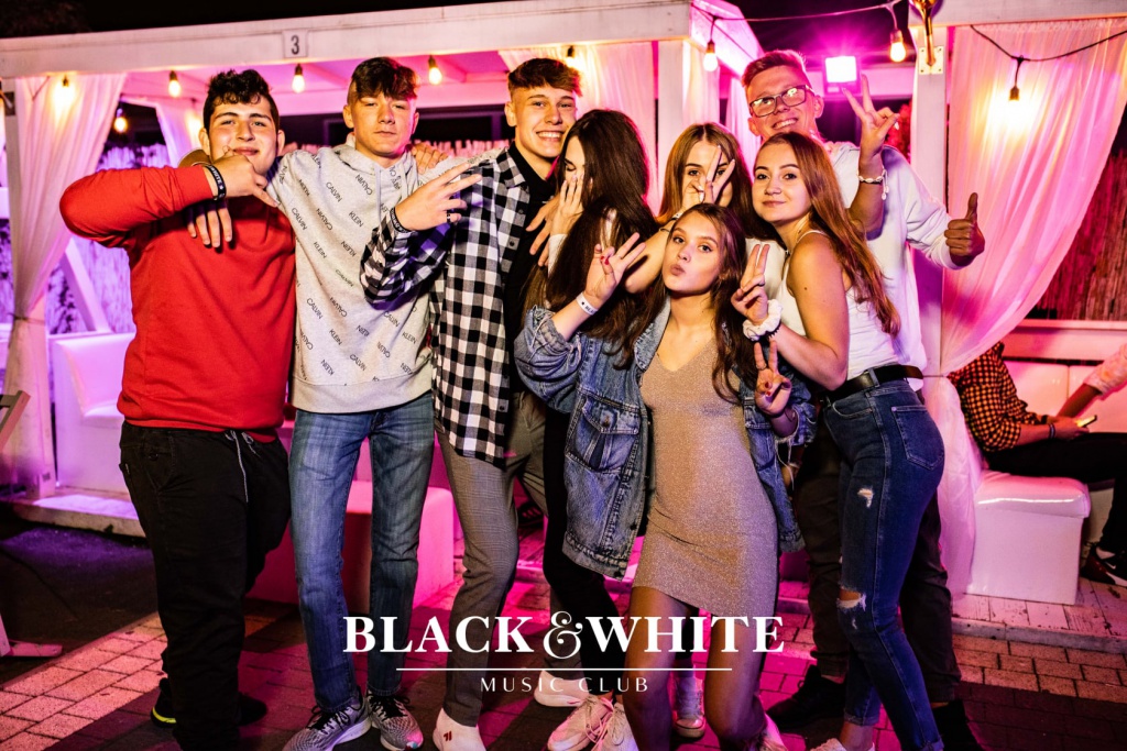 Piękni i Młodzi w Clubie Black&White [27.08.2021] - zdjęcie #82 - eOstroleka.pl