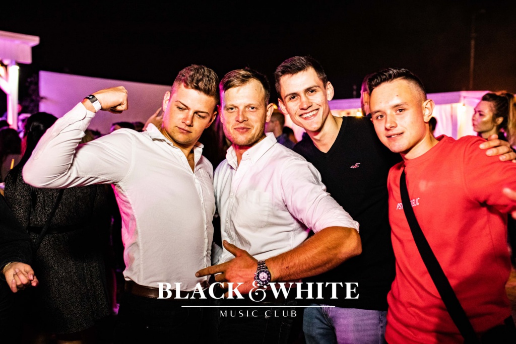 Piękni i Młodzi w Clubie Black&White [27.08.2021] - zdjęcie #93 - eOstroleka.pl