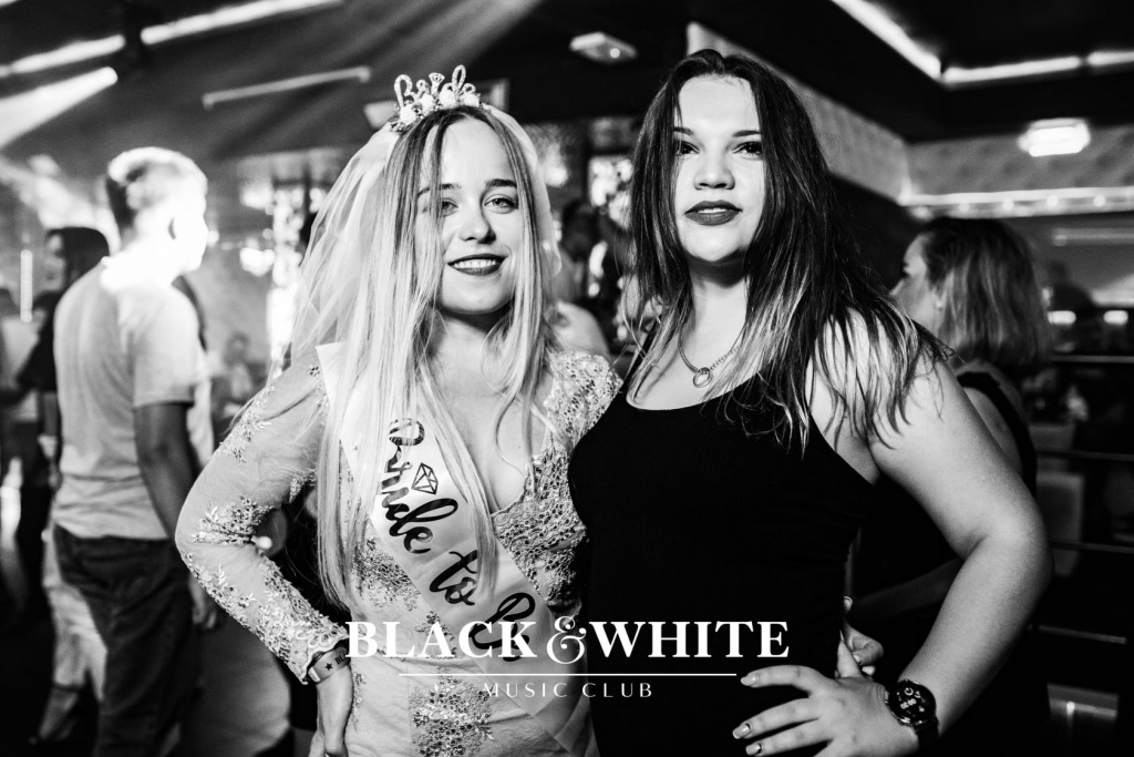 Pożegnanie wakacji w Clubie Black&White [28.08.2021] - zdjęcie #17 - eOstroleka.pl