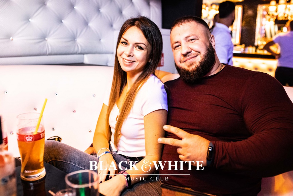 Pożegnanie wakacji w Clubie Black&White [28.08.2021] - zdjęcie #40 - eOstroleka.pl
