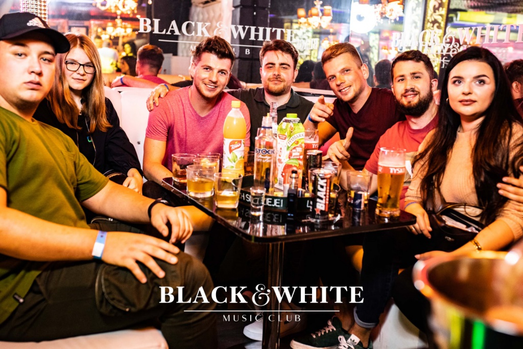 Pożegnanie wakacji w Clubie Black&White [28.08.2021] - zdjęcie #17 - eOstroleka.pl