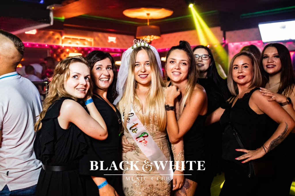 Pożegnanie wakacji w Clubie Black&White [28.08.2021] - zdjęcie #10 - eOstroleka.pl