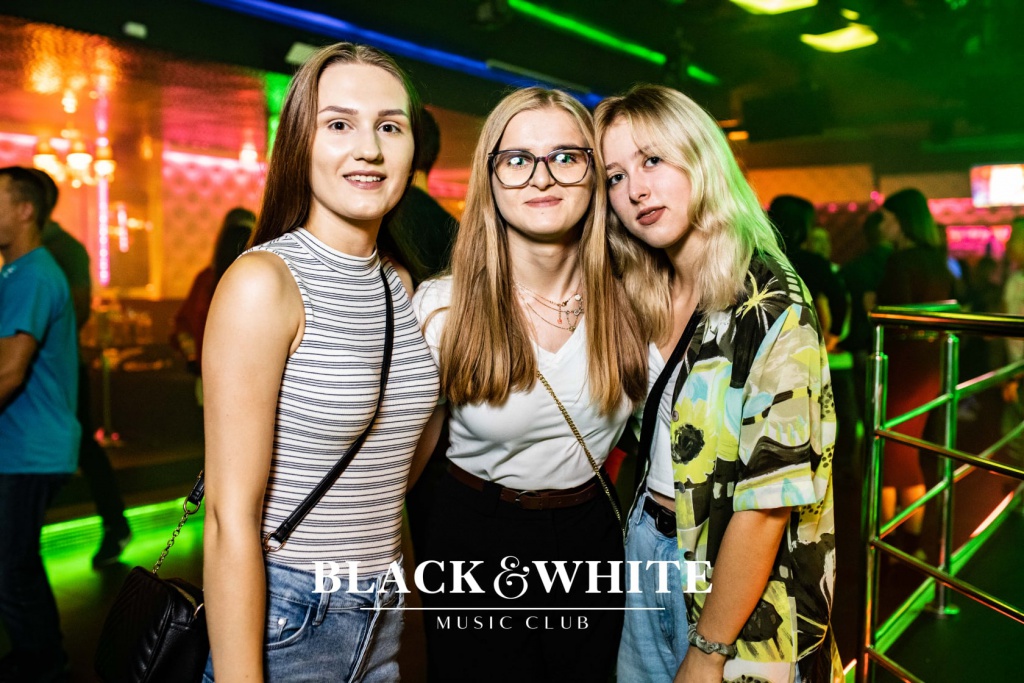Pożegnanie wakacji w Clubie Black&White [28.08.2021] - zdjęcie #1 - eOstroleka.pl