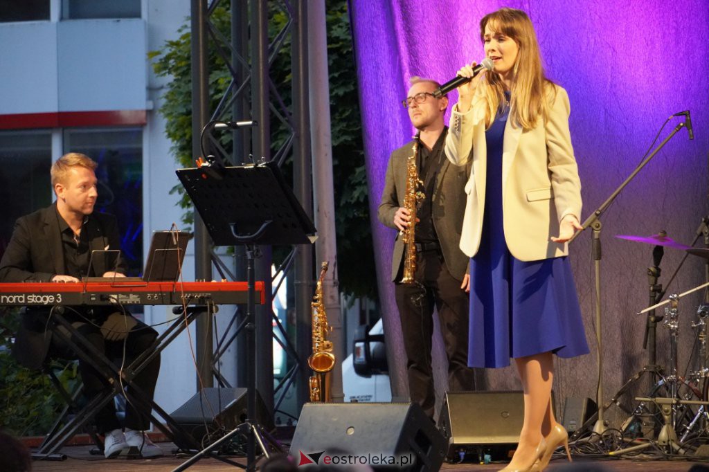 VI Festiwal Muzyczny Ostrołęckie Operalia. Świat bajek i musicali - koncert familijny [ZDJĘCIA] - zdjęcie #2 - eOstroleka.pl