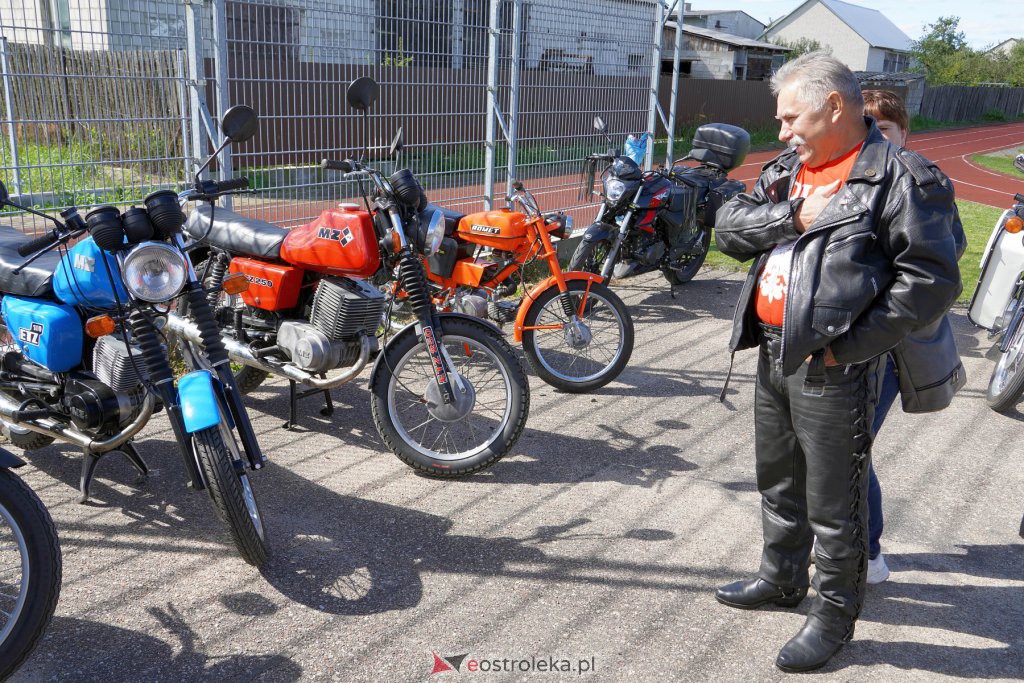 Oldtimer w Rzekuniu. Zlot fanów starej motoryzacji [05.09.2021] - zdjęcie #13 - eOstroleka.pl