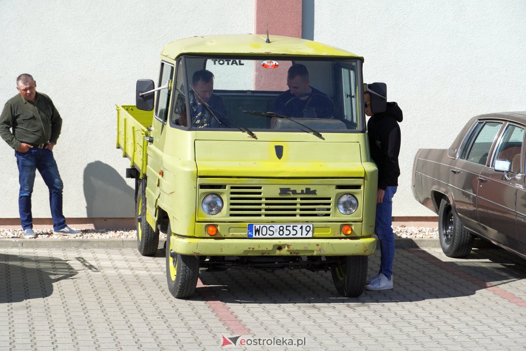 Oldtimer w Rzekuniu. Zlot fanów starej motoryzacji [05.09.2021] - zdjęcie #10 - eOstroleka.pl