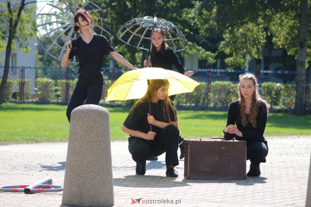 Festiwal Teatralny InQbator 2021 - Duża przerwa w I LO [07.09.2021] - zdjęcie #27 - eOstroleka.pl