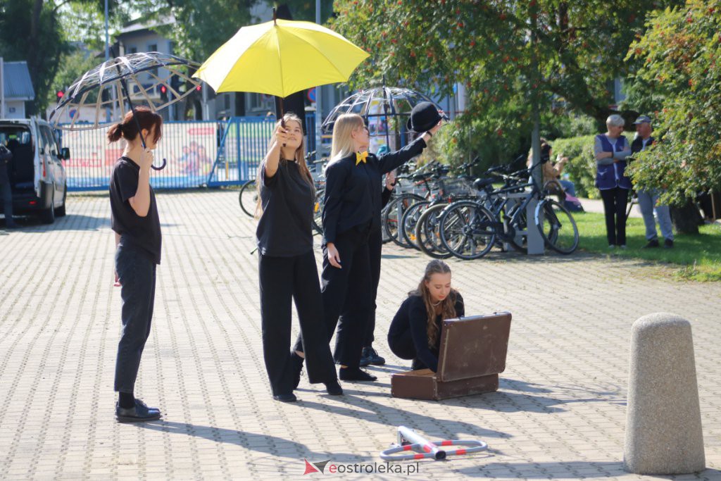 Festiwal Teatralny InQbator 2021 - Duża przerwa w I LO [07.09.2021] - zdjęcie #9 - eOstroleka.pl