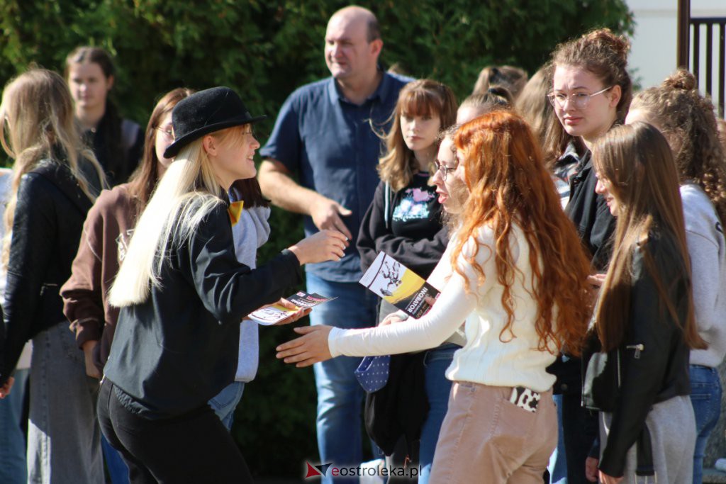 Festiwal Teatralny InQbator 2021 - Duża przerwa w I LO [07.09.2021] - zdjęcie #7 - eOstroleka.pl