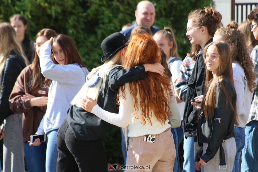 Festiwal Teatralny InQbator 2021 - Duża przerwa w I LO [07.09.2021] - zdjęcie #6 - eOstroleka.pl