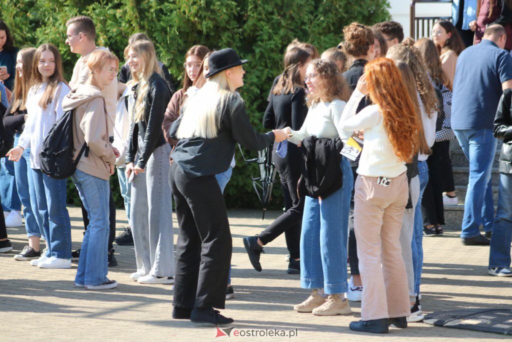 Festiwal Teatralny InQbator 2021 - Duża przerwa w I LO [07.09.2021] - zdjęcie #5 - eOstroleka.pl