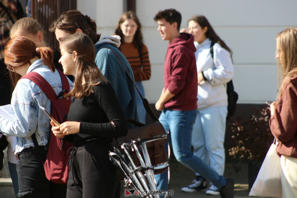 Festiwal Teatralny InQbator 2021 - Duża przerwa w I LO [07.09.2021] - zdjęcie #3 - eOstroleka.pl