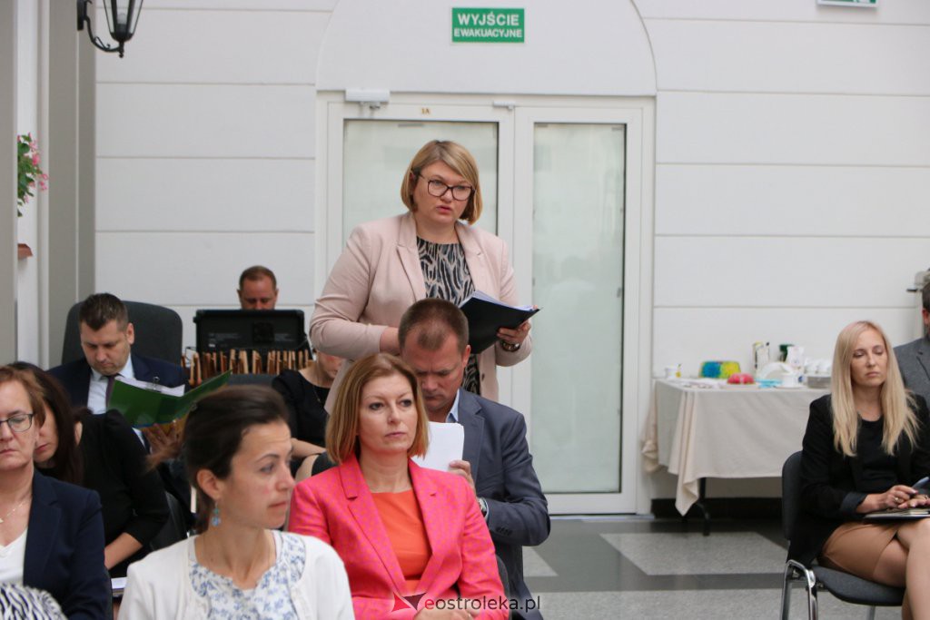 XXXVI sesja Rady Powiatu w Ostrołęce [08.09.2021] - zdjęcie #21 - eOstroleka.pl