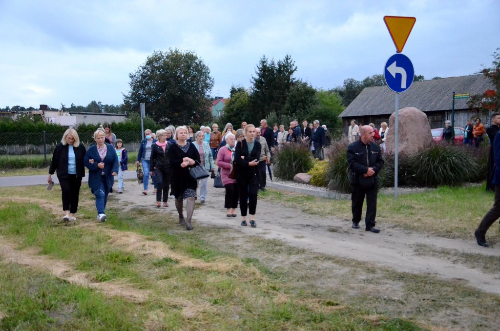 Krzyż Pandemiczny w Kadzidle oficjalnie wyświęcony [15.09.2021] - zdjęcie #21 - eOstroleka.pl