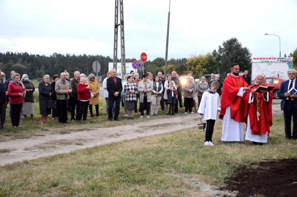 Krzyż Pandemiczny w Kadzidle oficjalnie wyświęcony [15.09.2021] - zdjęcie #17 - eOstroleka.pl