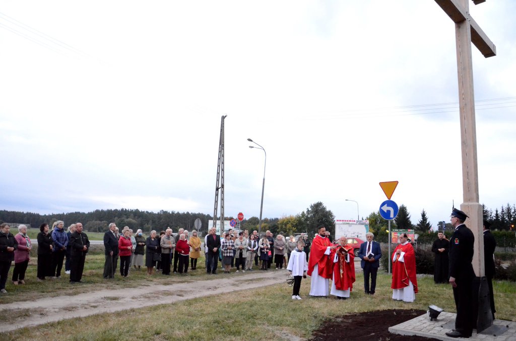 Krzyż Pandemiczny w Kadzidle oficjalnie wyświęcony [15.09.2021] - zdjęcie #28 - eOstroleka.pl