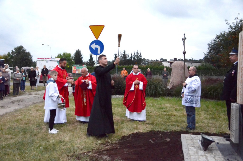 Krzyż Pandemiczny w Kadzidle oficjalnie wyświęcony [15.09.2021] - zdjęcie #1 - eOstroleka.pl